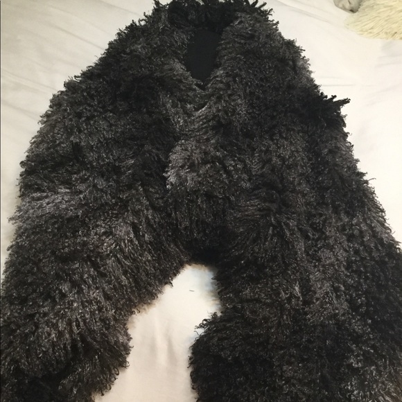 NWOT.  Fur vest - Picture 8 of 8
